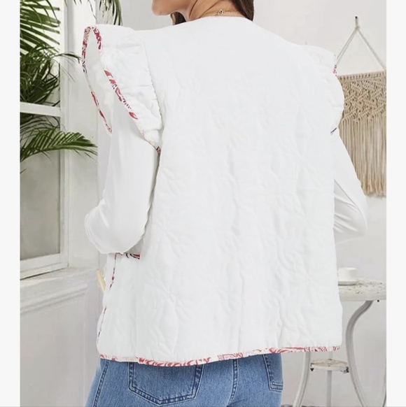 Women's Ruffle Sleeve Floral Quilted Vest - Picture 3 of 8